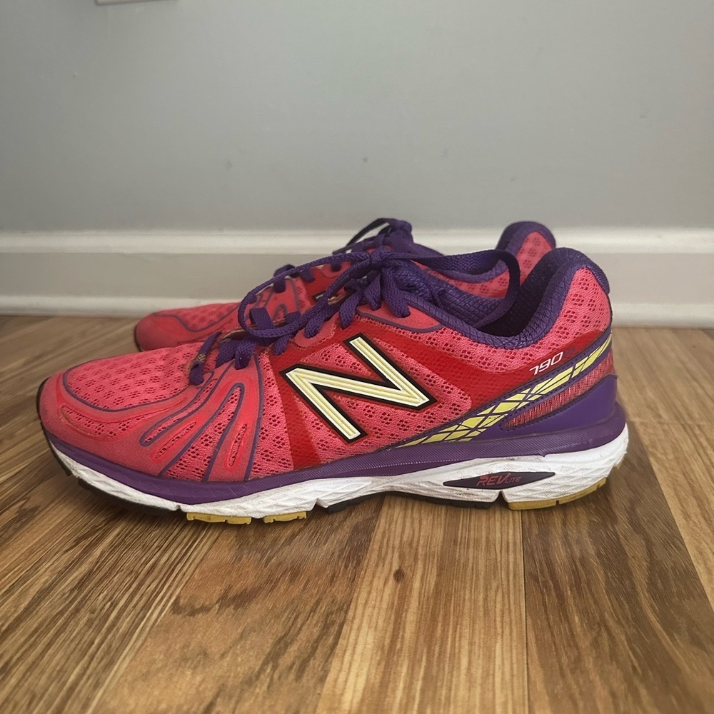 New Balance 790 coral, purple, yellow w790pp3 Women sneakers 9.5 Running shoes